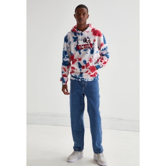 Urban Outfitters ×   Hello Kitty X Team USA Tie-Dye Hoodie Sweatshirt - Picture 3 of 6